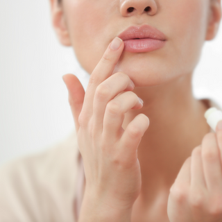 NOURISHING LIP CARE